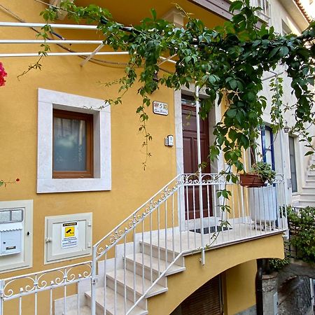 Отель Casa Ferrara Таормина Экстерьер фото
