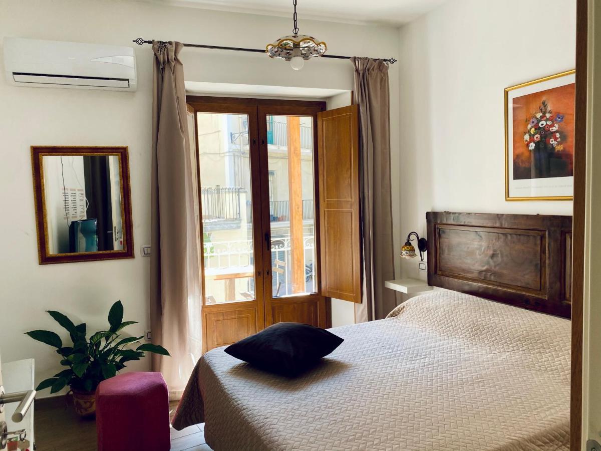 Отель Casa Ferrara Таормина Экстерьер фото