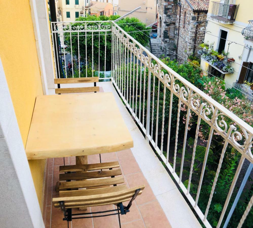 Отель Casa Ferrara Таормина Экстерьер фото